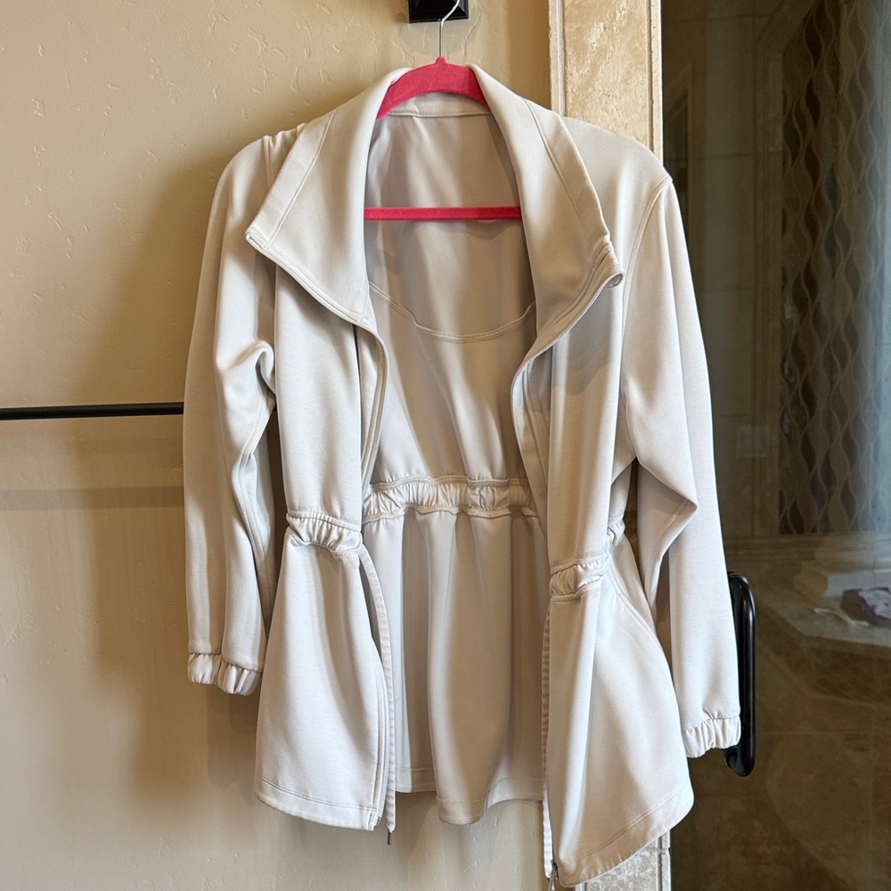 Light Cream Drawstring Waist Jacket for Women Lululemon